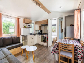 Comfy holiday home in Saint Jean de Monts with hot tub